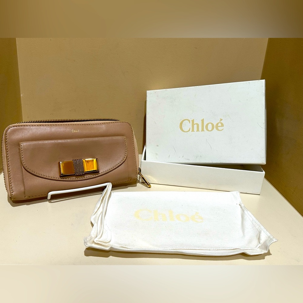 Chloe Bow Vanilla Long Leather Zip Wallet
